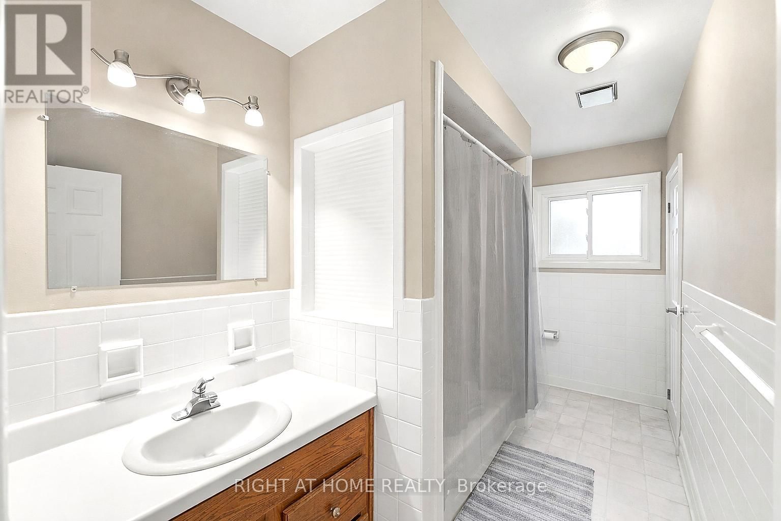 13 WESTVIEW CRESCENT Image 12