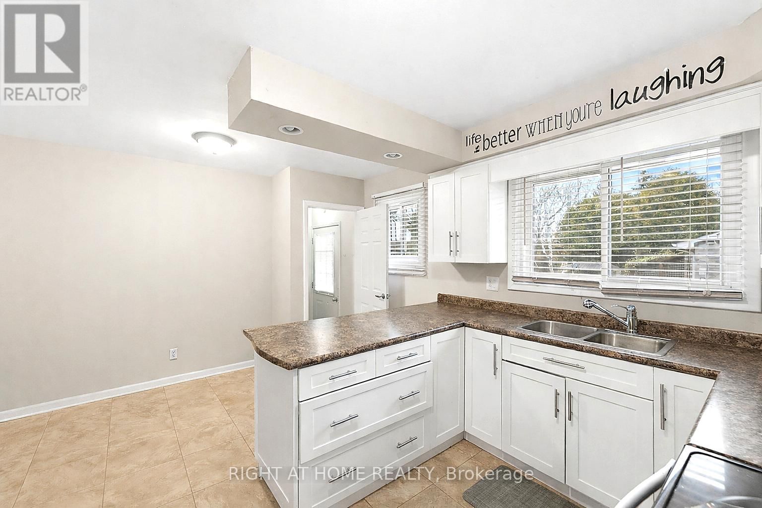 13 WESTVIEW CRESCENT Image 9