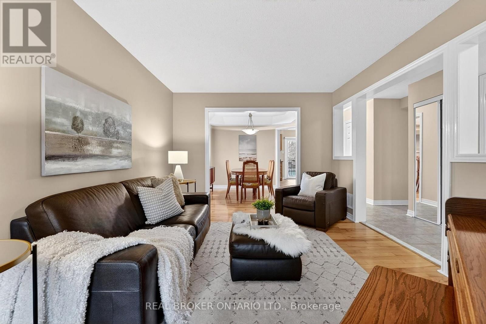 24 SHETLAND DRIVE Image 10