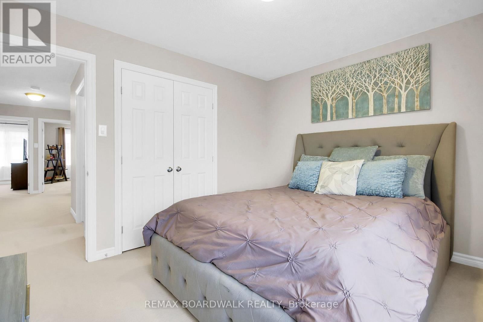 802 TONY GEORGE PLACE EAST Image 16