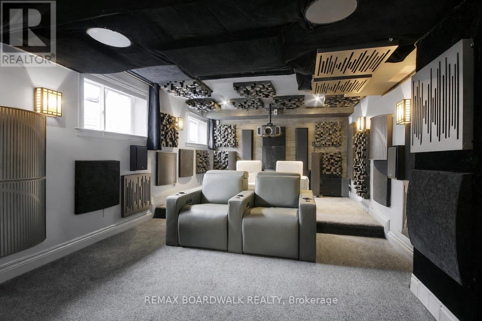 802 TONY GEORGE PLACE EAST Image 22