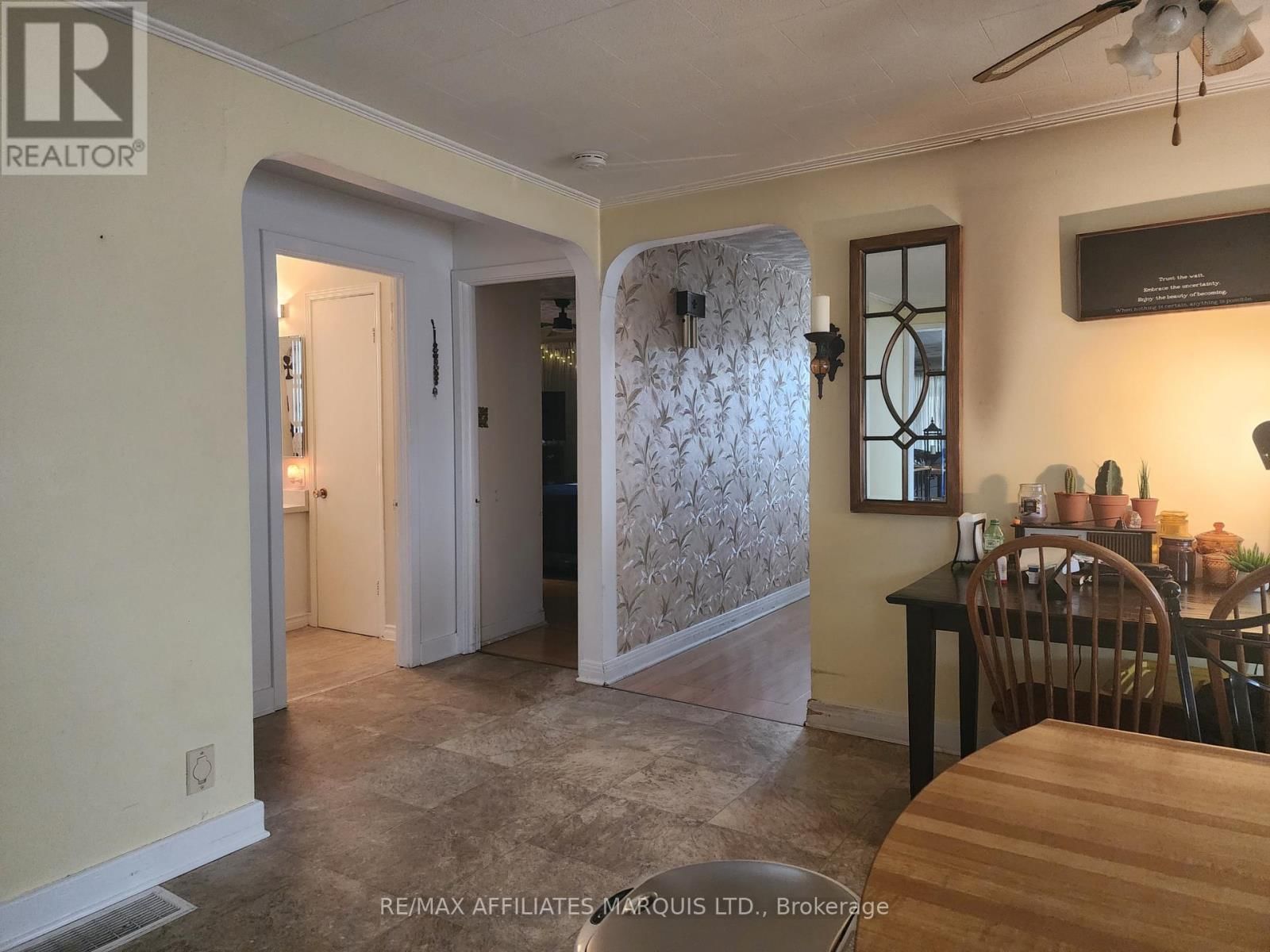 712 ELEVENTH STREET EAST Image 10