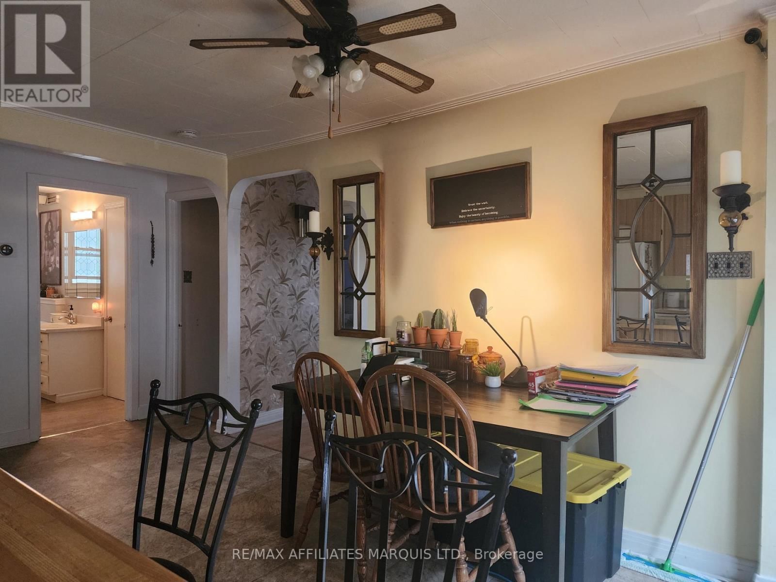 712 ELEVENTH STREET EAST Image 11