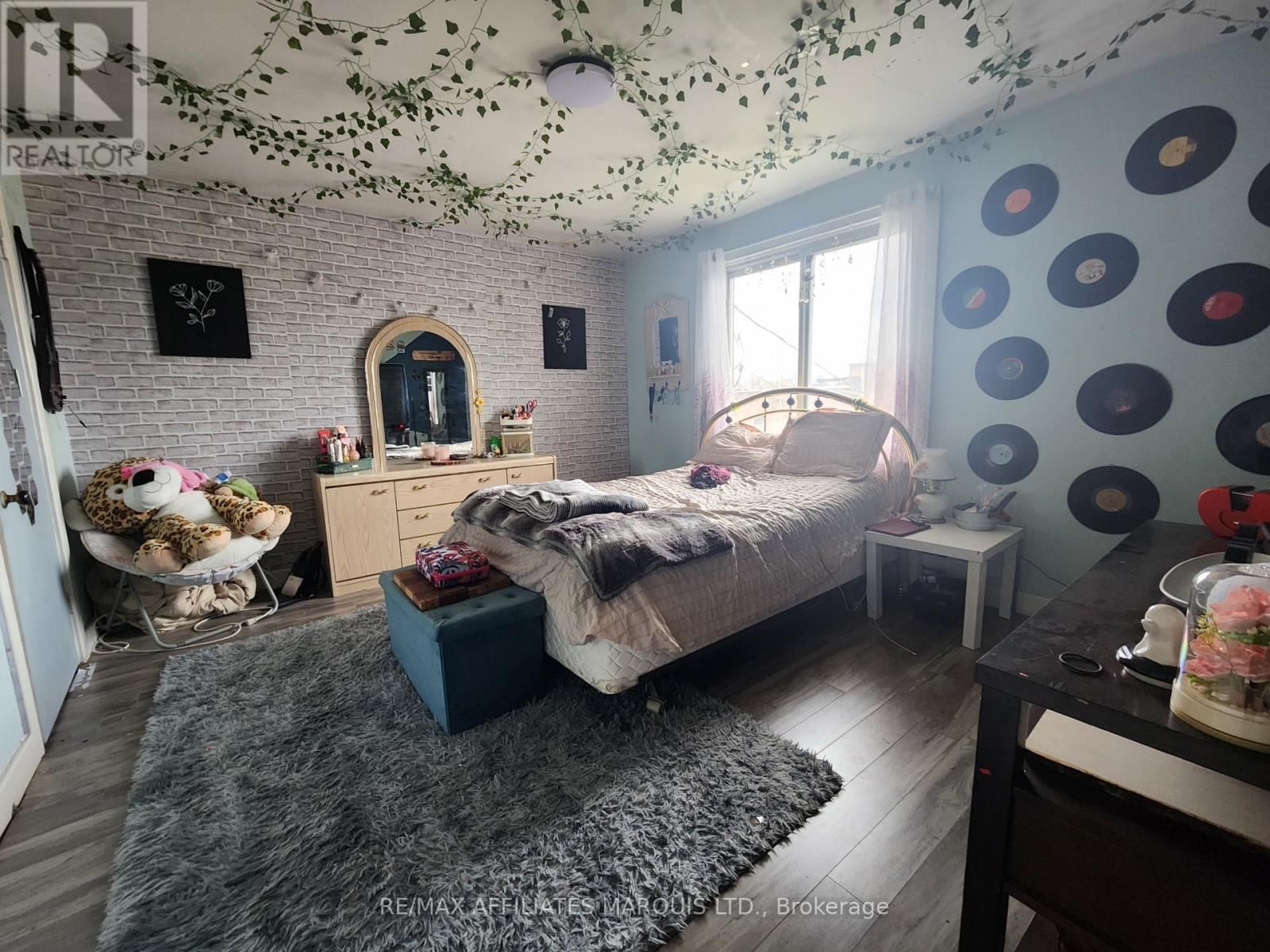 712 ELEVENTH STREET EAST Image 26