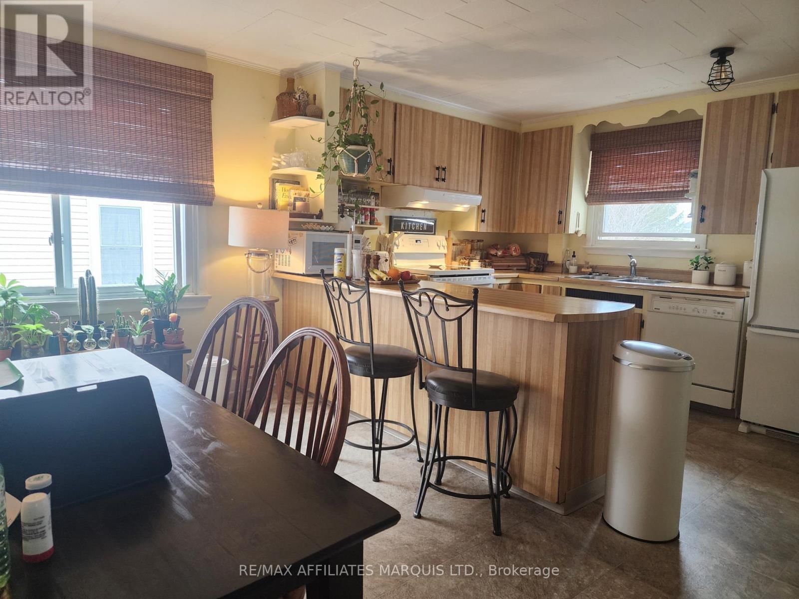 712 ELEVENTH STREET EAST Image 7