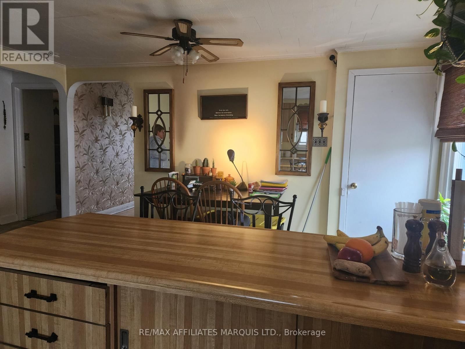 712 ELEVENTH STREET EAST Image 9