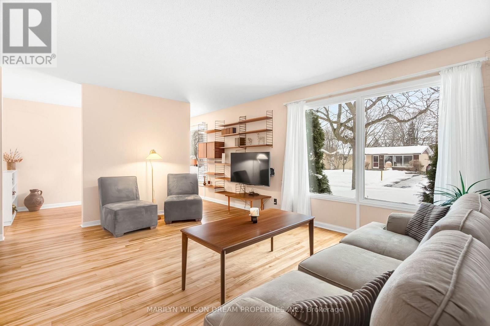 2422 MAGNUS AVENUE Image 10