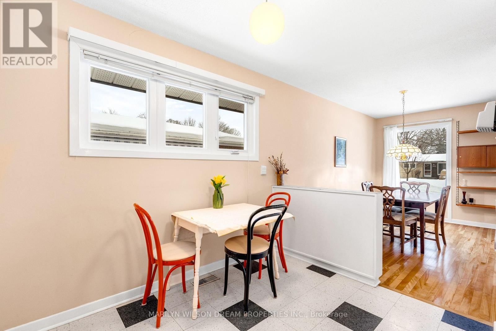 2422 MAGNUS AVENUE Image 13