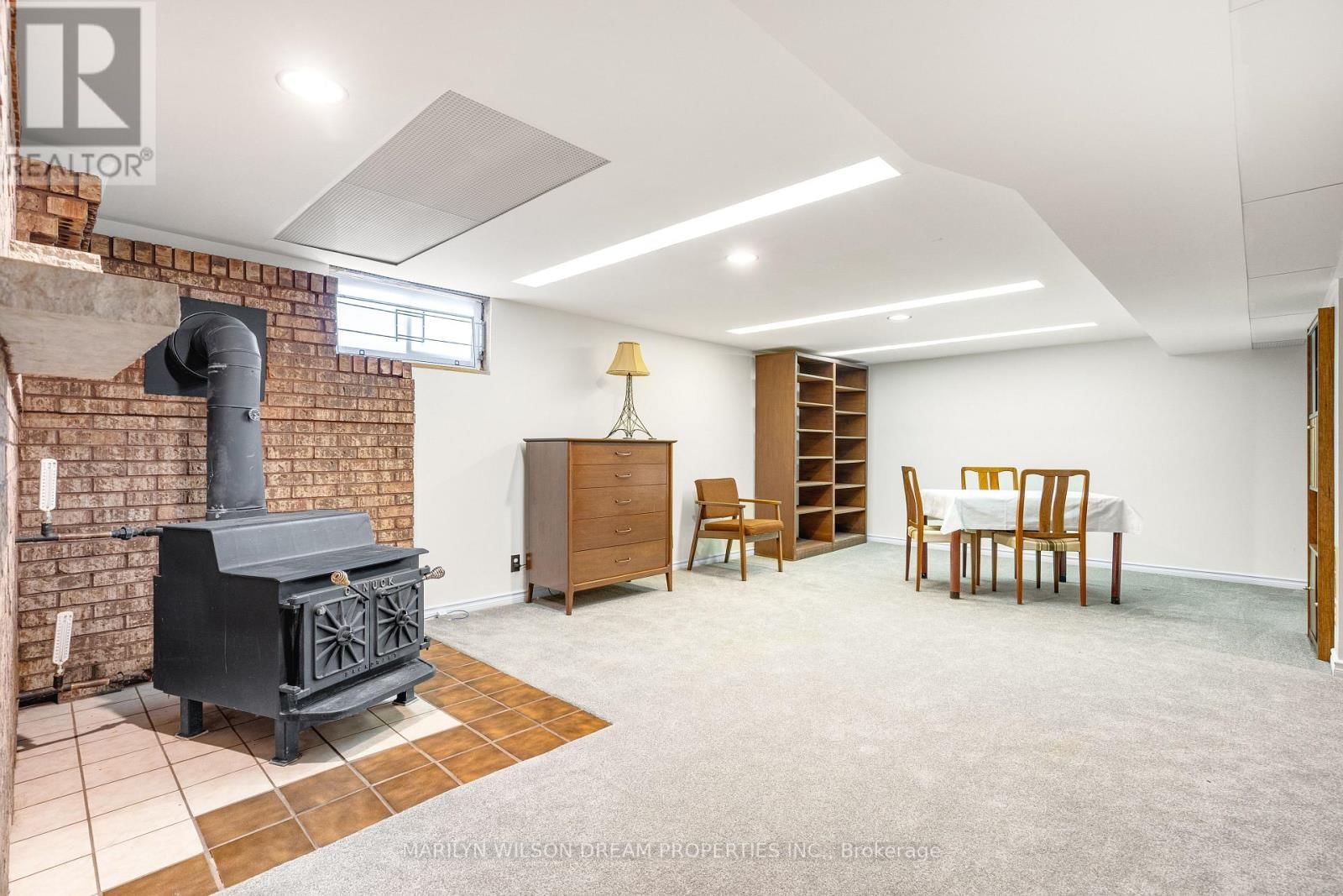 2422 MAGNUS AVENUE Image 31