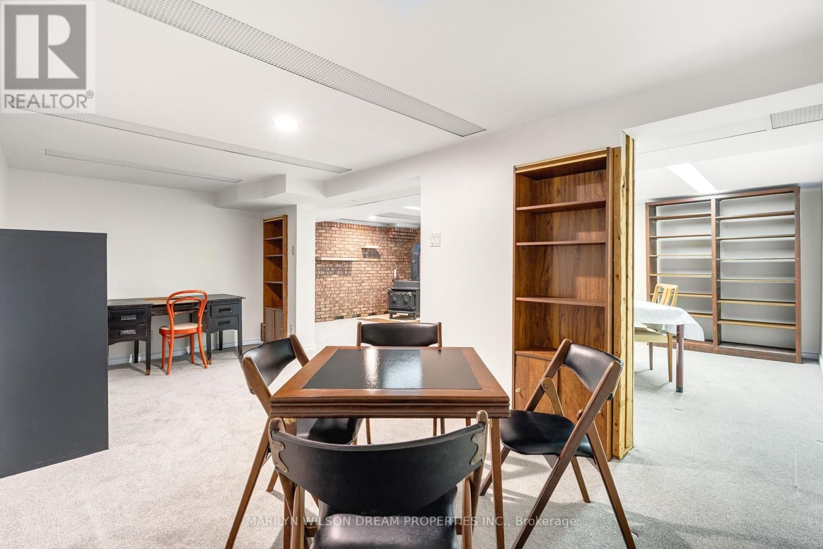 2422 MAGNUS AVENUE Image 34