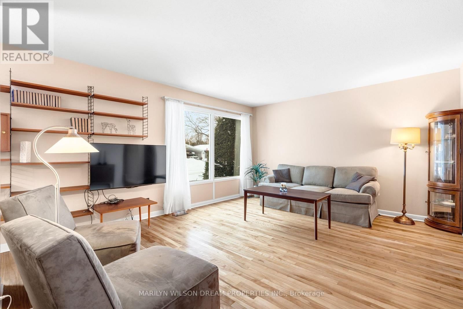 2422 MAGNUS AVENUE Image 9