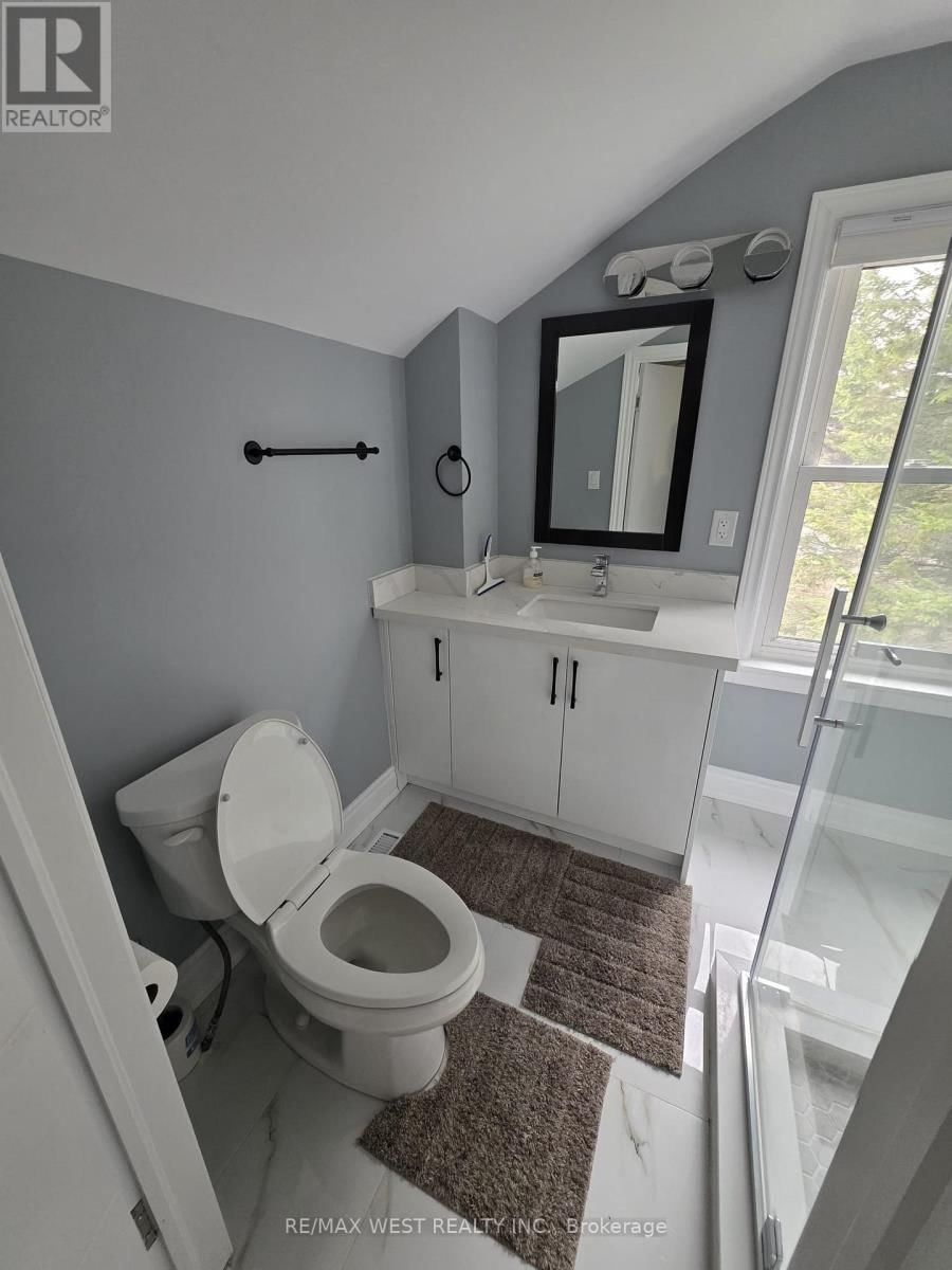 476 HAMILTON STREET Image 32