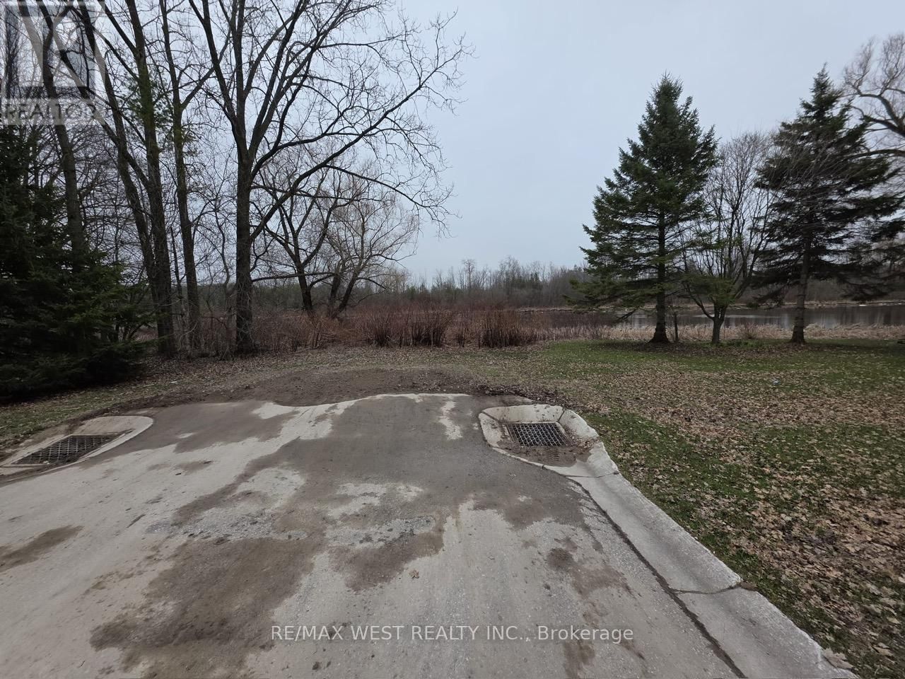 476 HAMILTON STREET Image 47