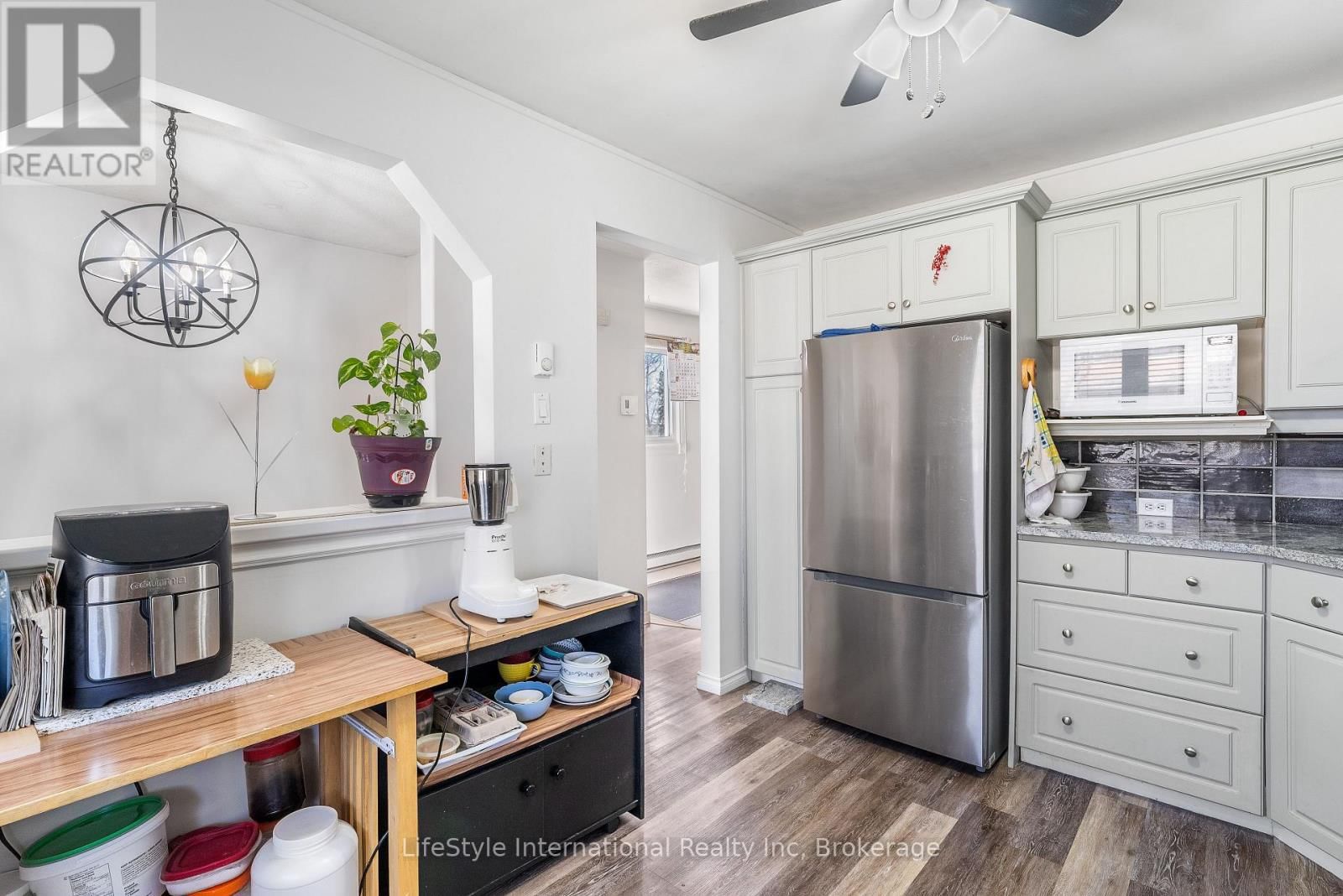 9 HAMPTON STREET Image 13