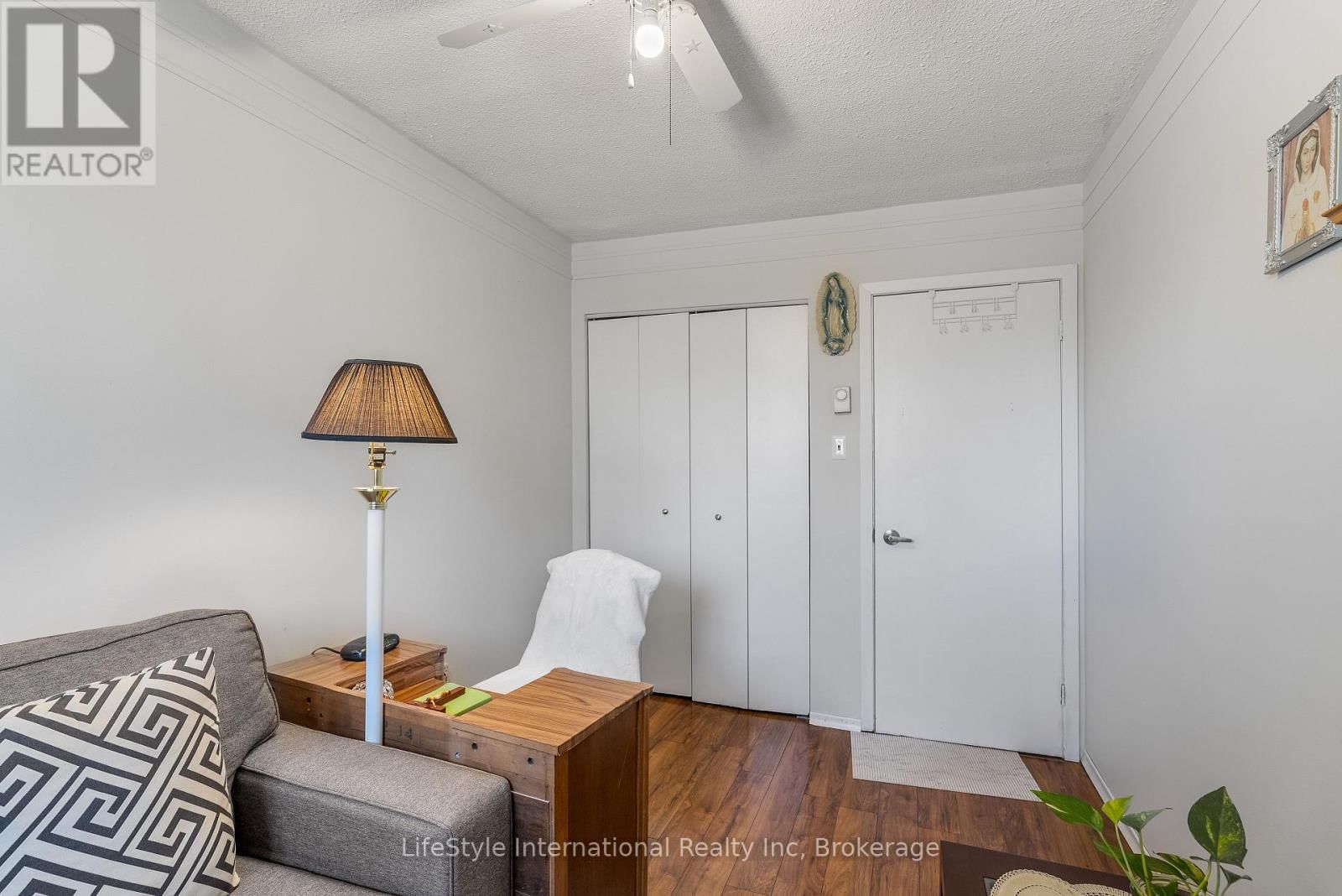 9 HAMPTON STREET Image 27