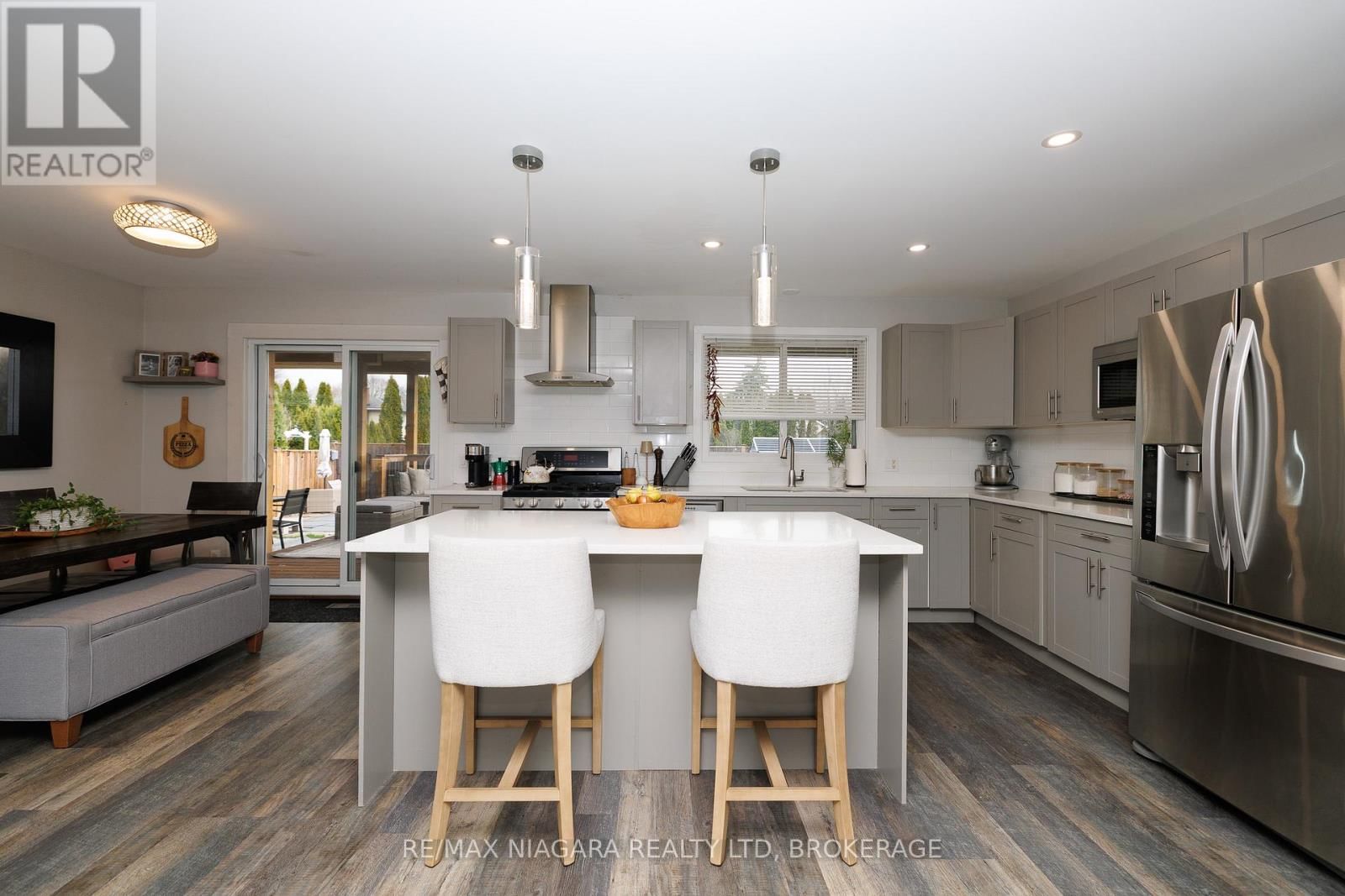 1 ROYAL HENLEY BOULEVARD Image 10