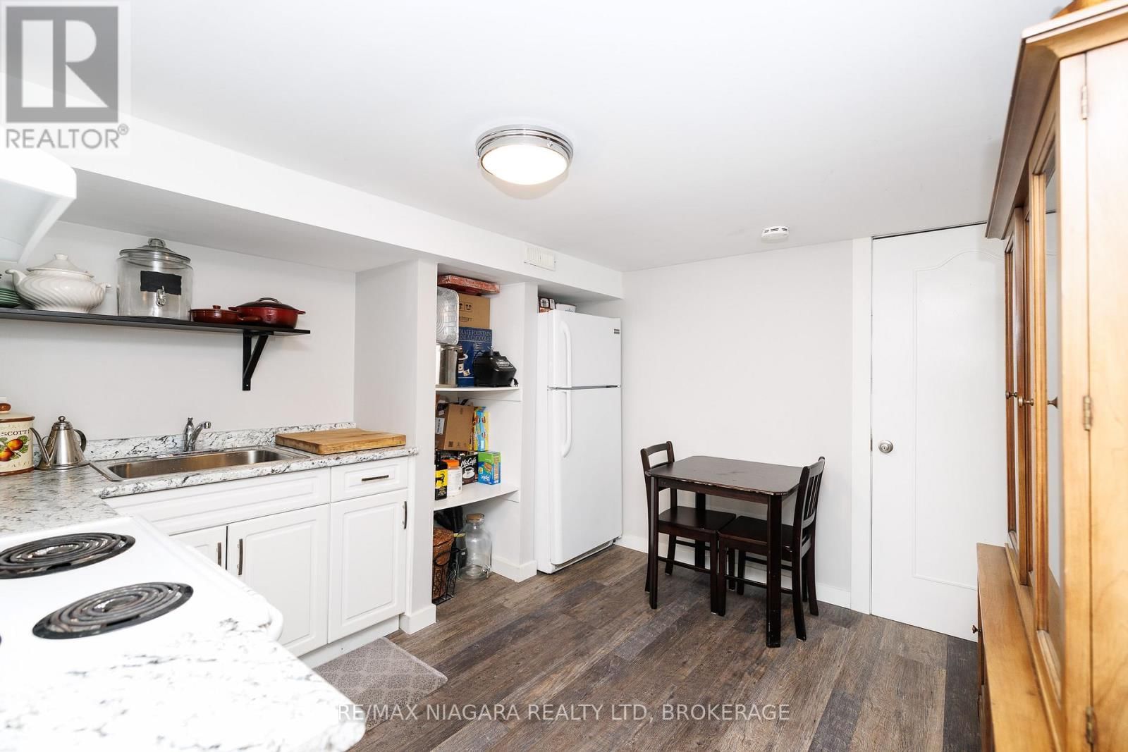 1 ROYAL HENLEY BOULEVARD Image 30