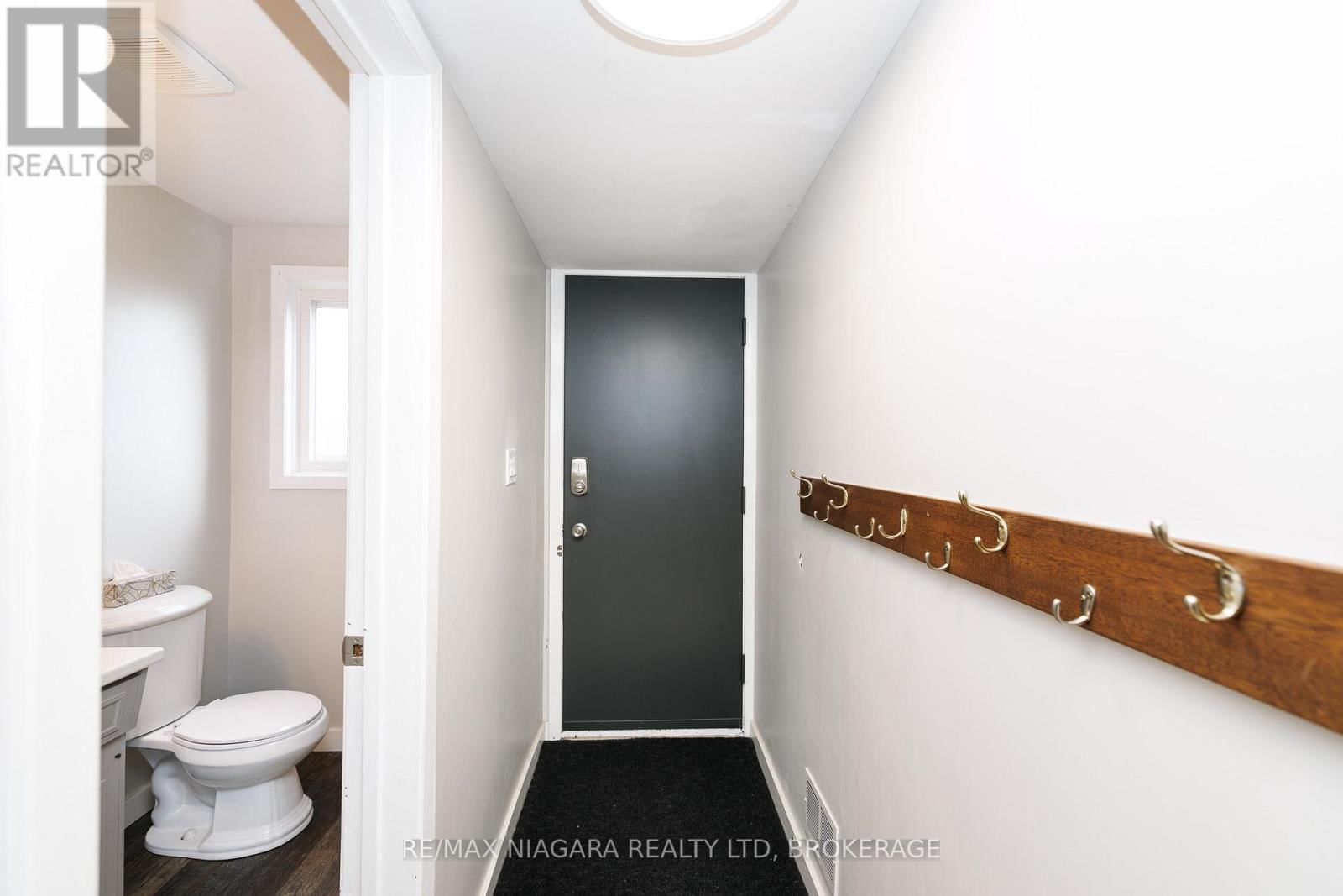 1 ROYAL HENLEY BOULEVARD Image 32