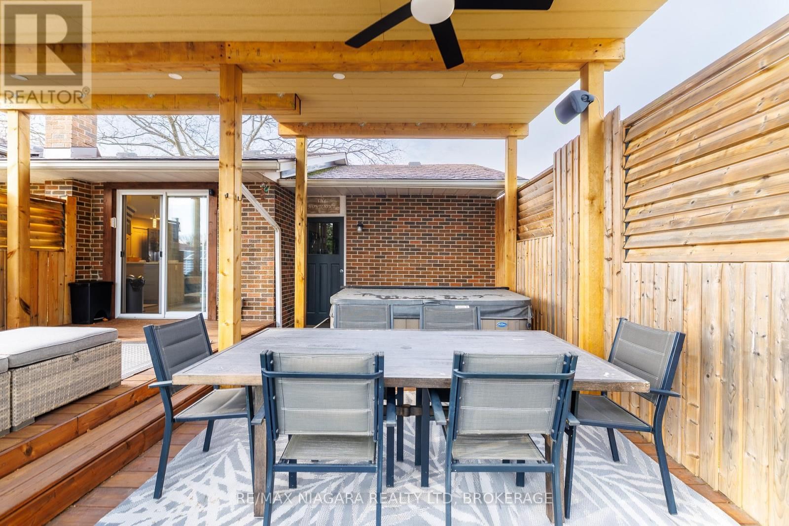 1 ROYAL HENLEY BOULEVARD Image 36