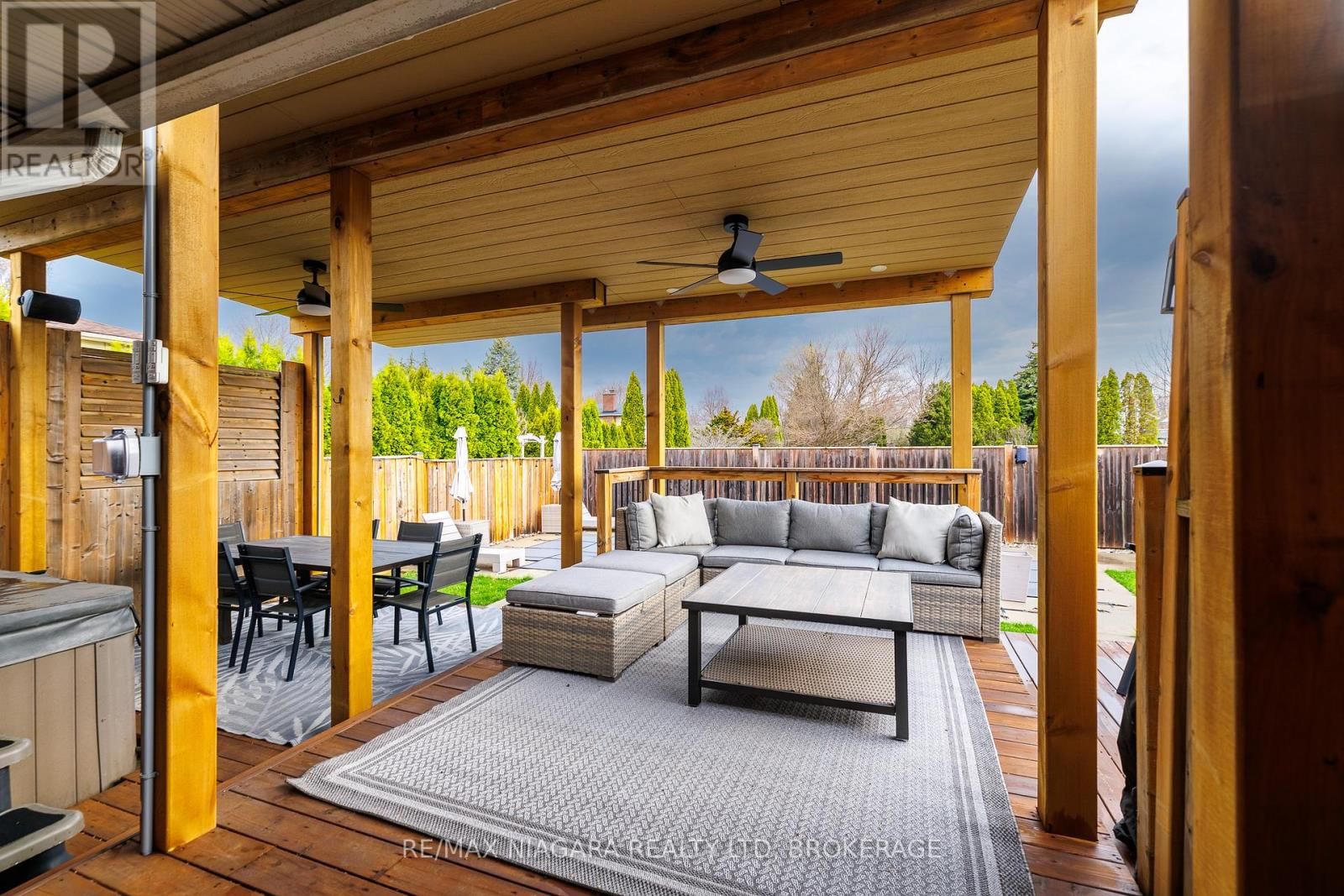 1 ROYAL HENLEY BOULEVARD Image 37