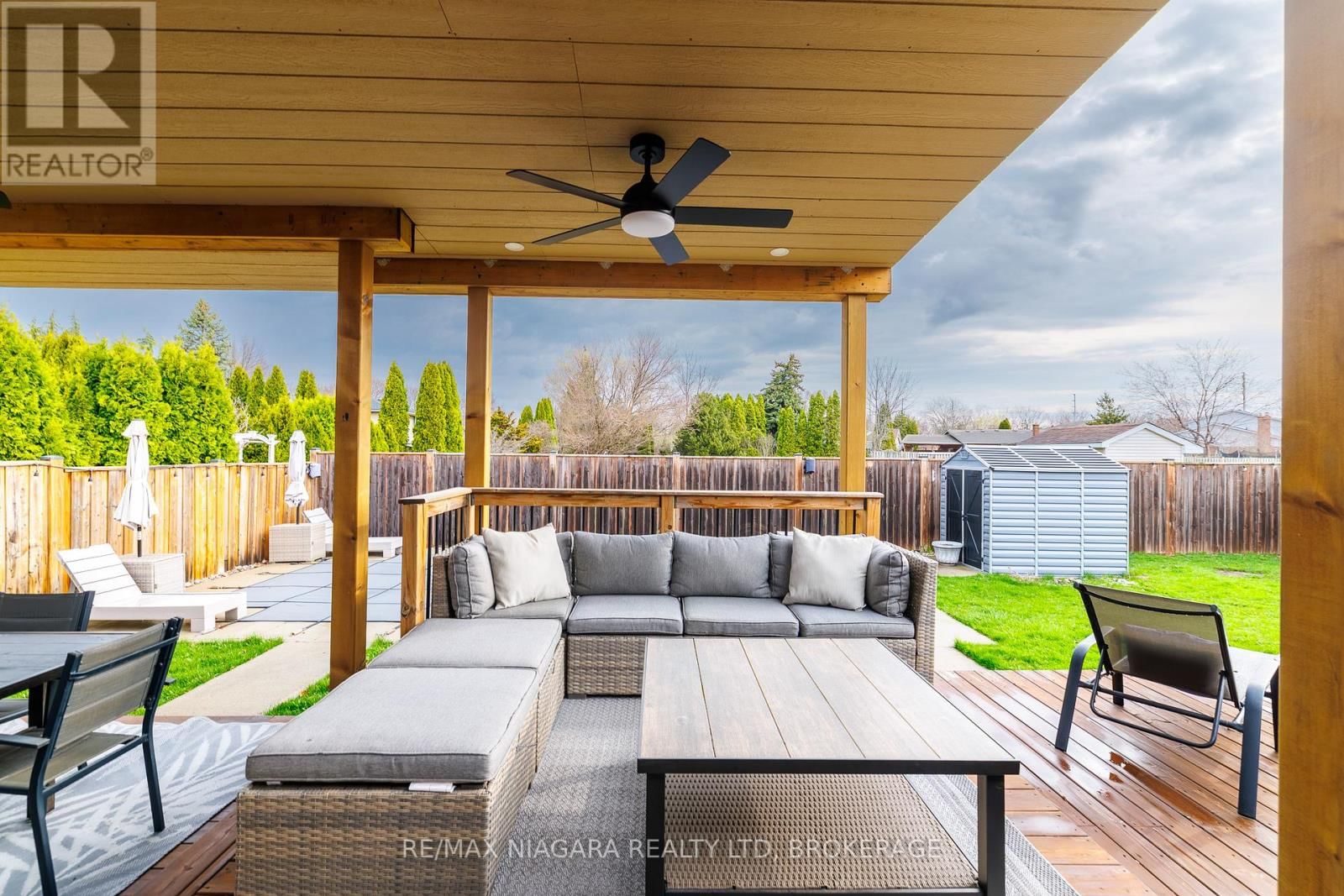 1 ROYAL HENLEY BOULEVARD Image 38