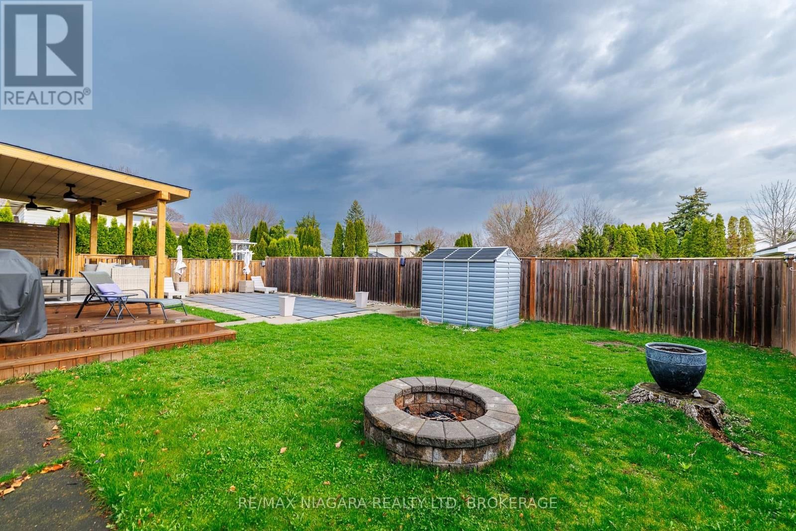 1 ROYAL HENLEY BOULEVARD Image 39