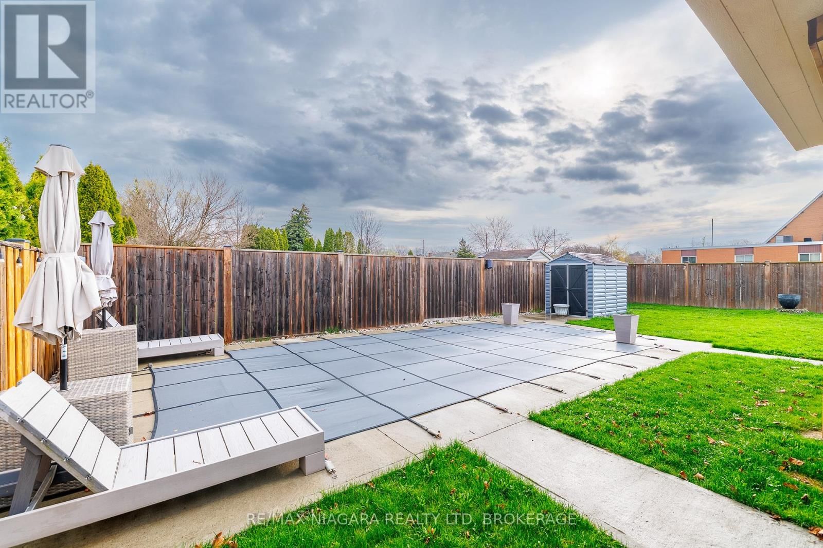 1 ROYAL HENLEY BOULEVARD Image 42