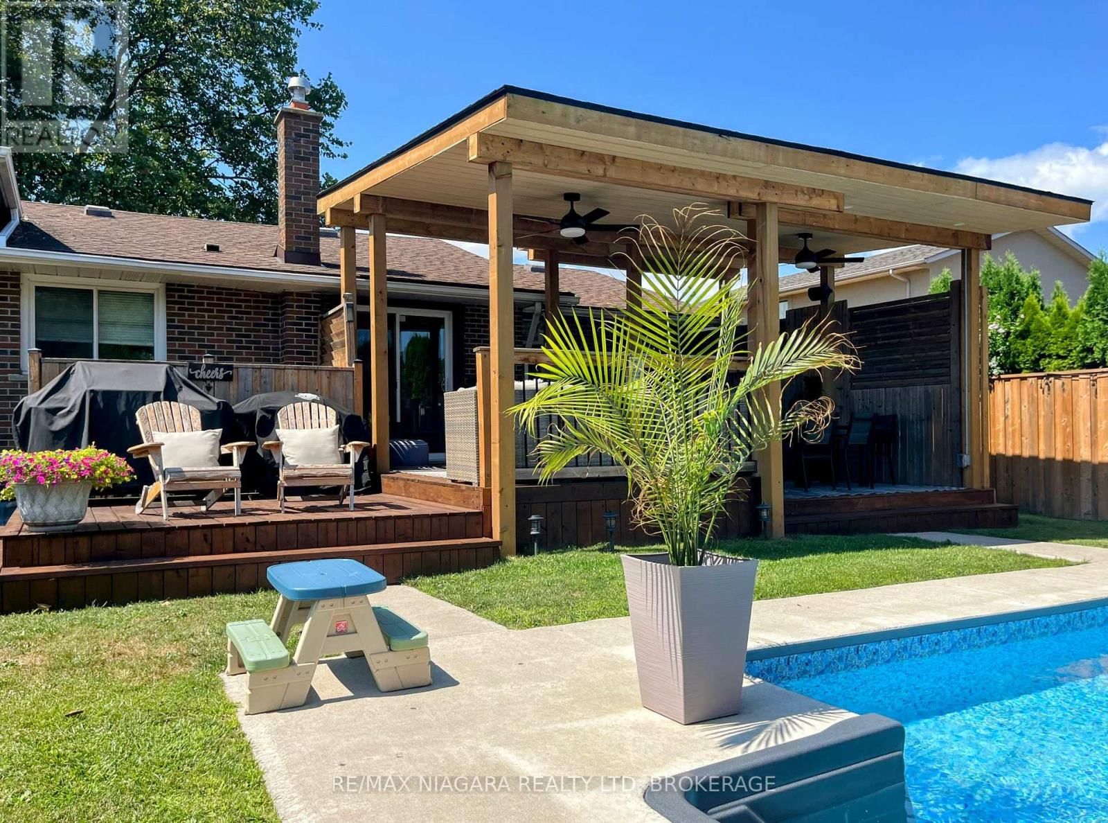 1 ROYAL HENLEY BOULEVARD Image 48