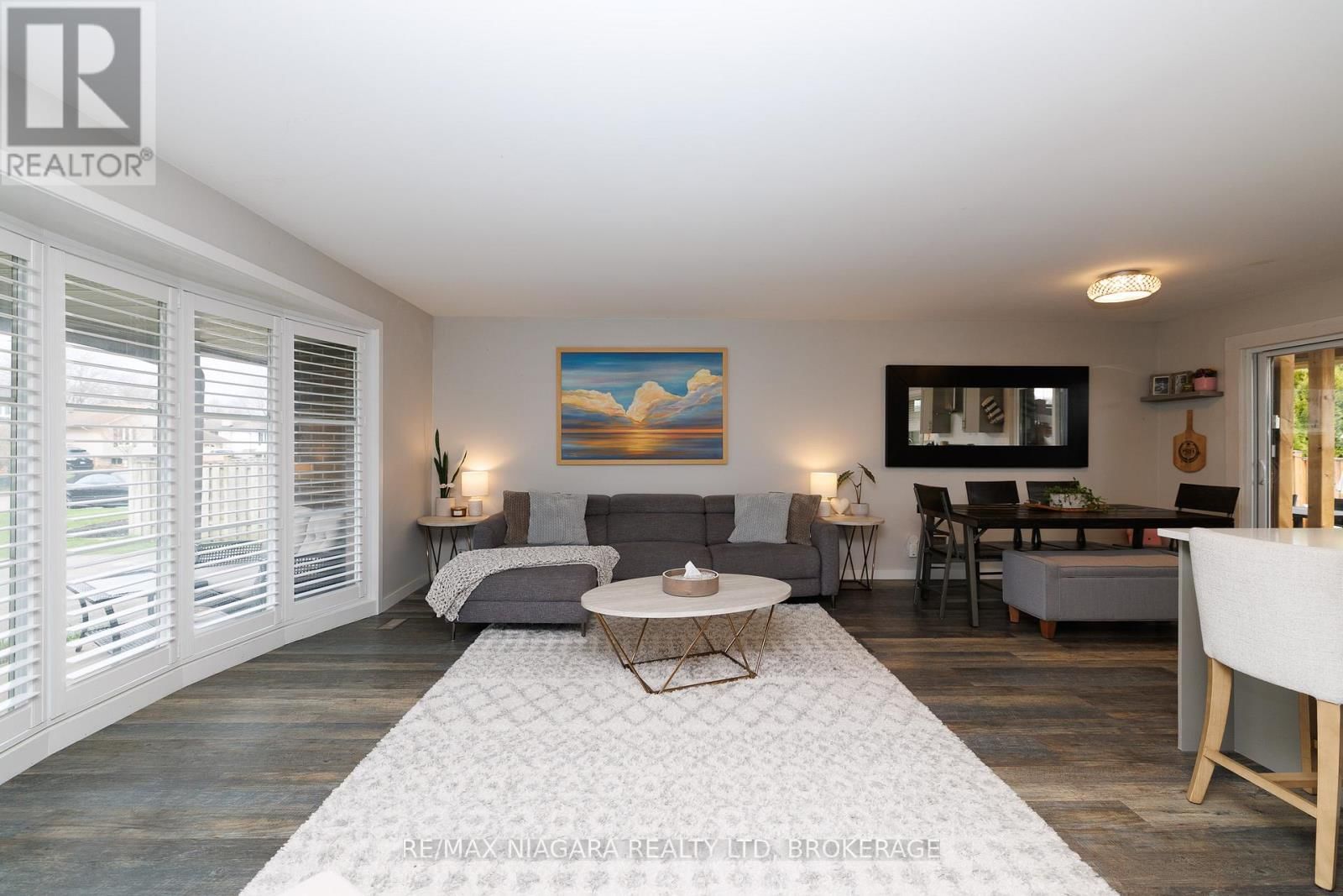 1 ROYAL HENLEY BOULEVARD Image 7