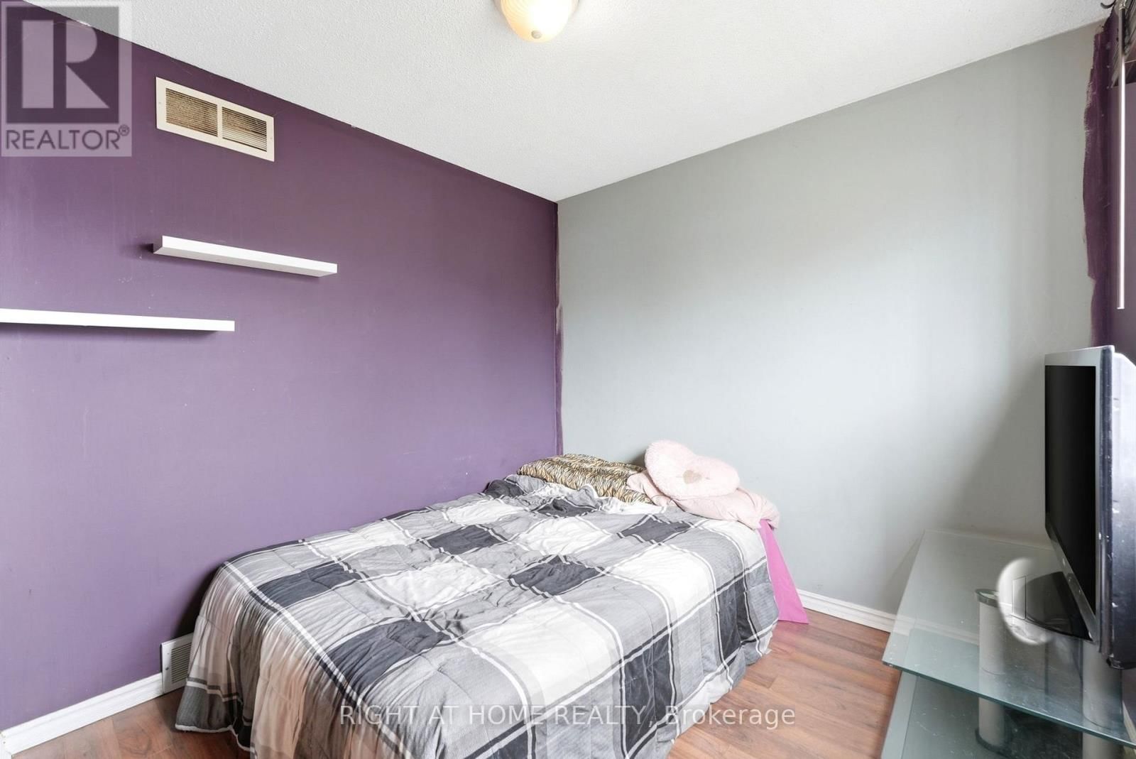 32 BOWCOTT CRESCENT Image 26