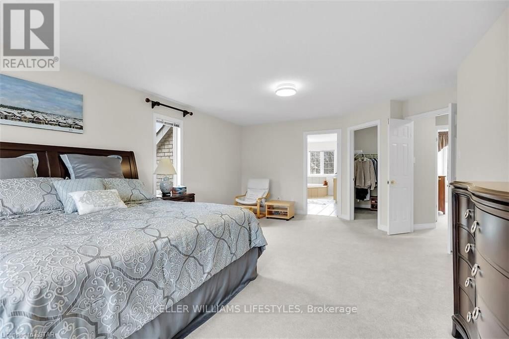 206 AMBLESIDE DRIVE Image 22