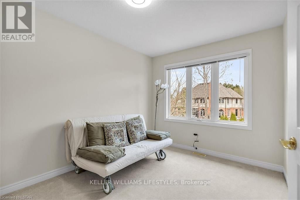 206 AMBLESIDE DRIVE Image 27