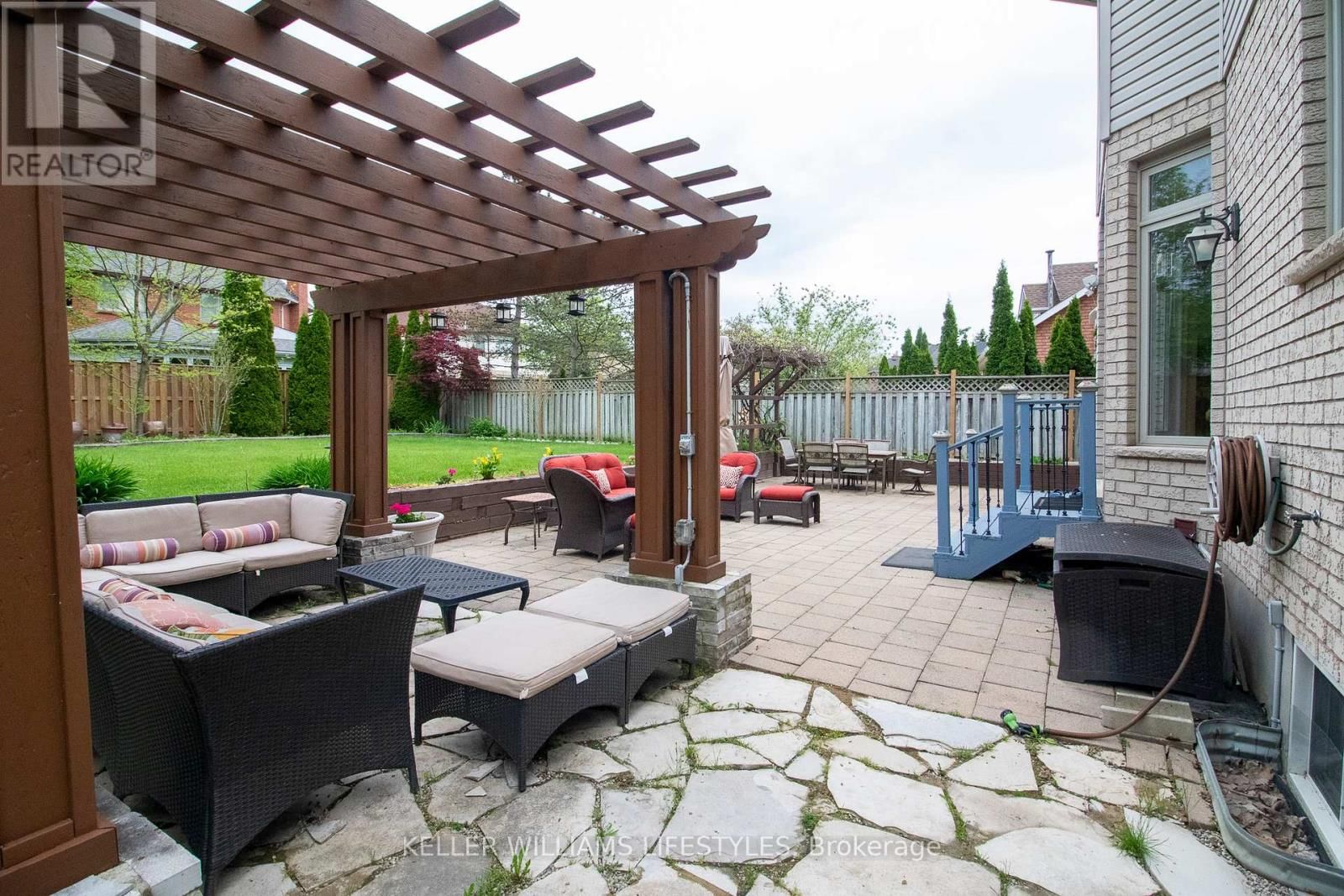 206 AMBLESIDE DRIVE Image 37