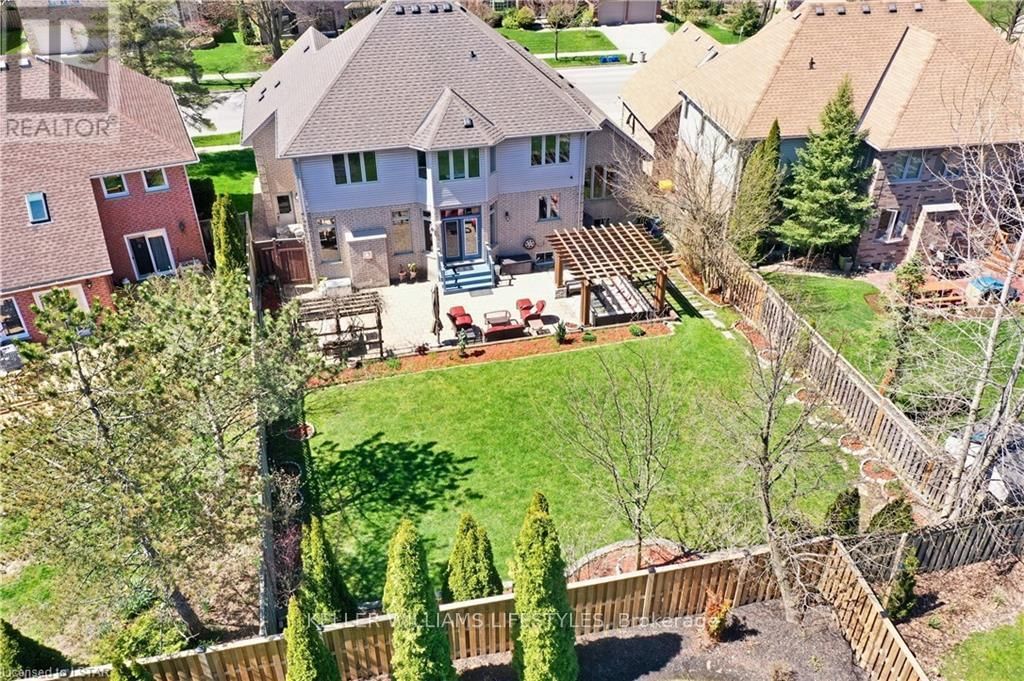 206 AMBLESIDE DRIVE Image 44