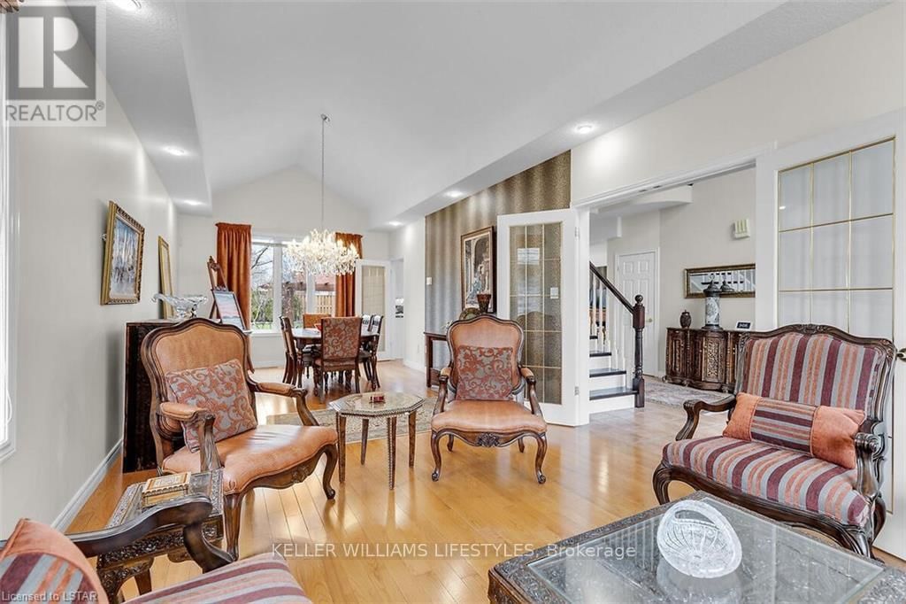 206 AMBLESIDE DRIVE Image 9