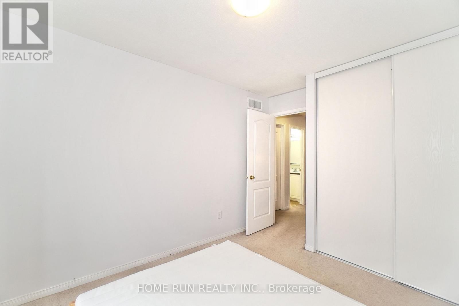 2222 BROCKSTONE CRESCENT Image 31