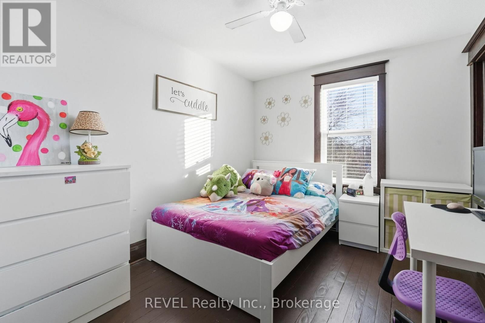 348 HELLEMS AVENUE Image 23