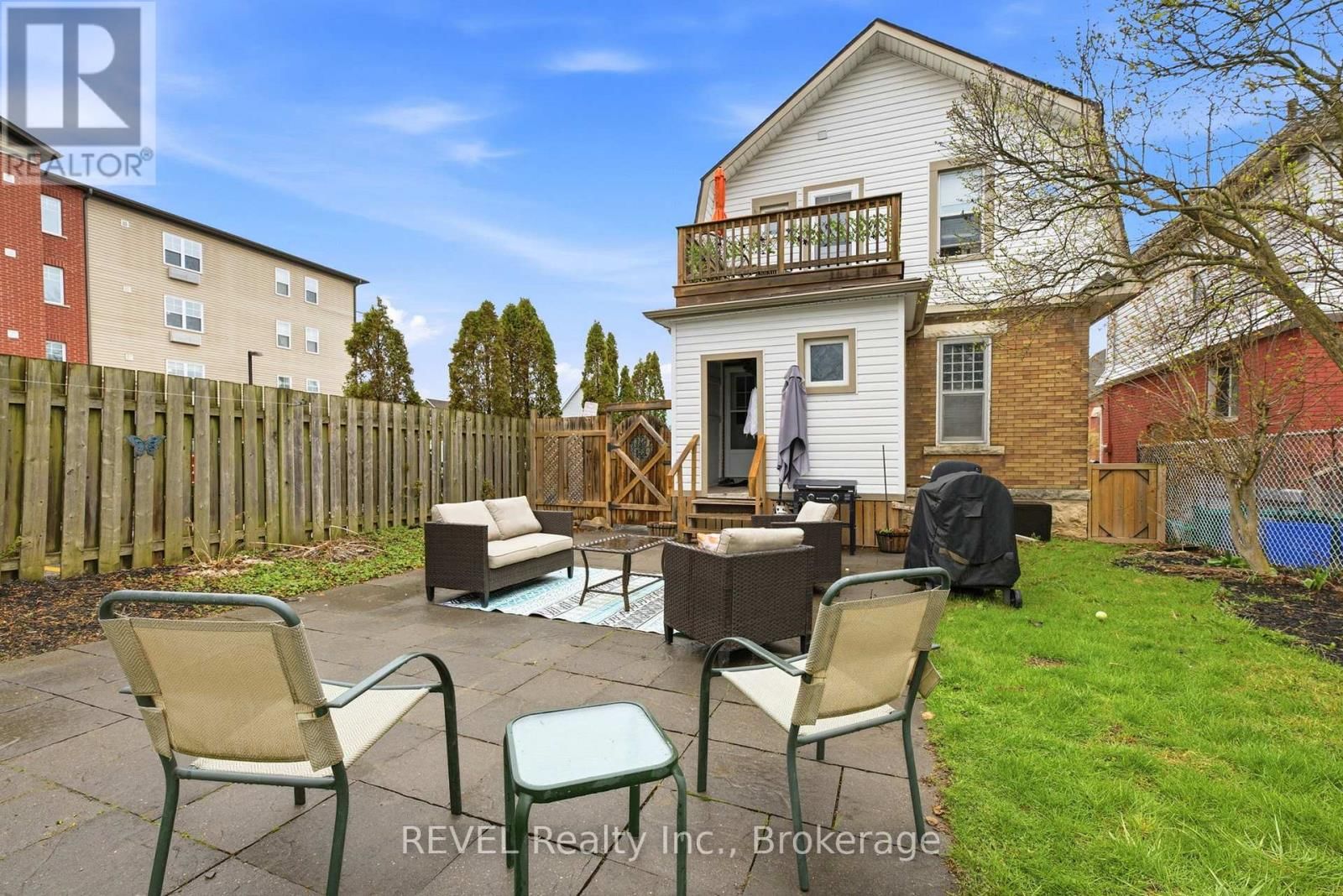 348 HELLEMS AVENUE Image 30