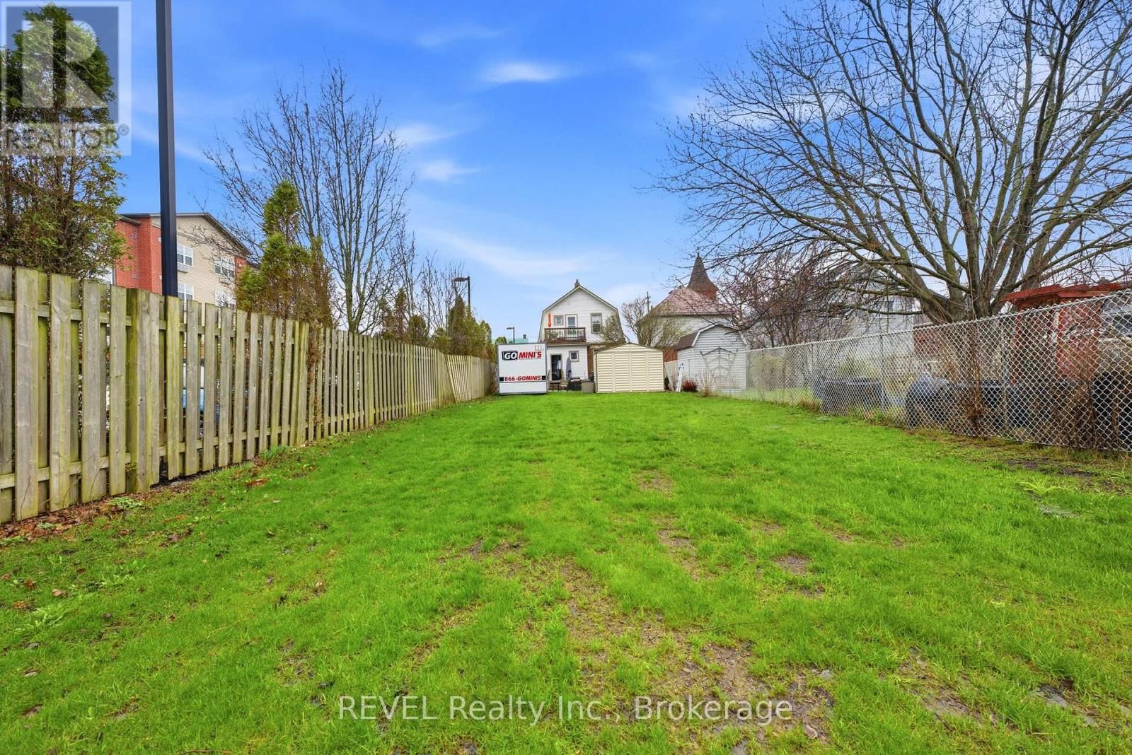 348 HELLEMS AVENUE Image 31