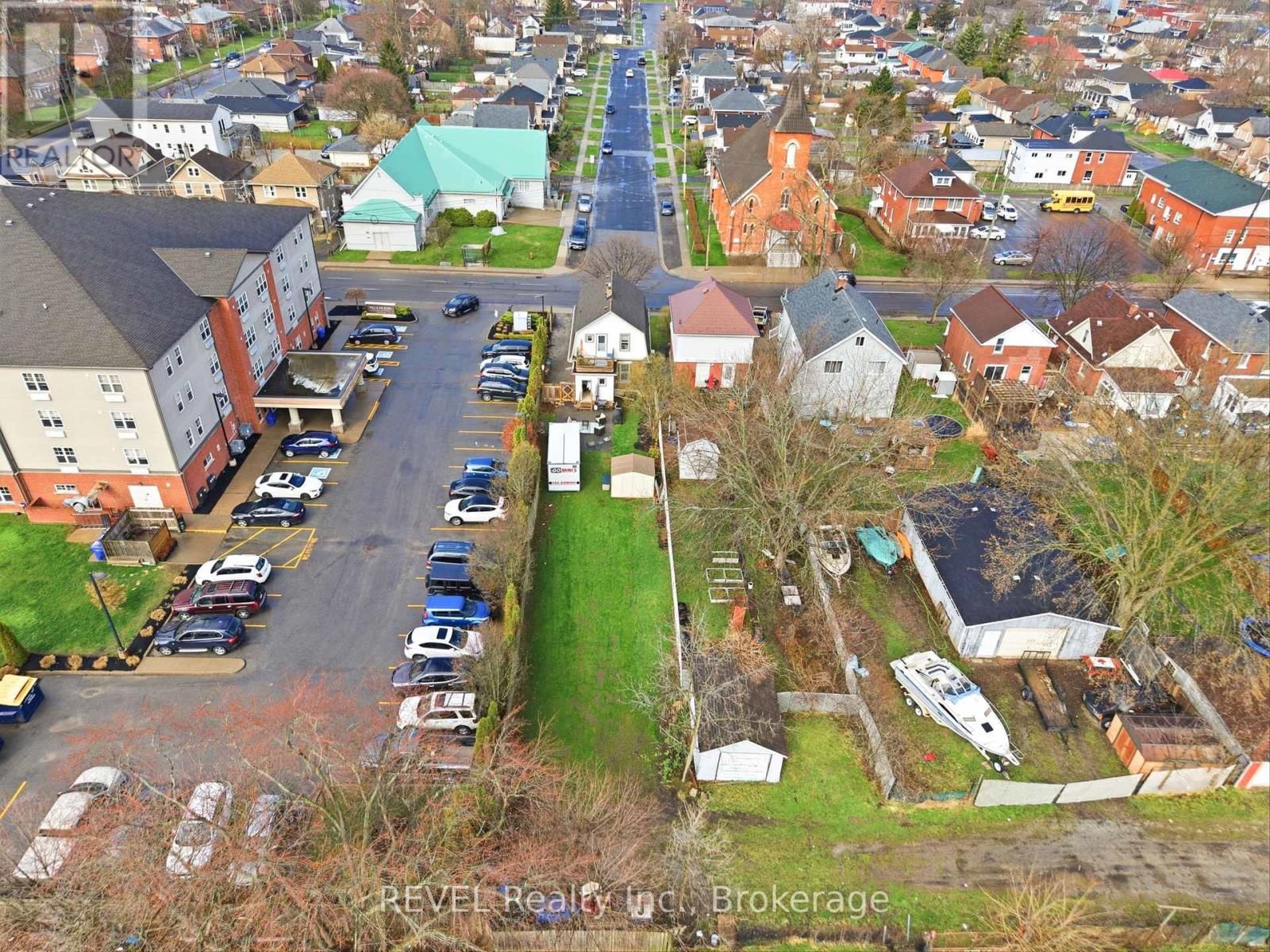 348 HELLEMS AVENUE Image 34