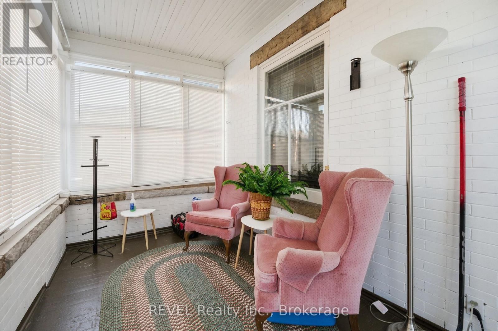 348 HELLEMS AVENUE Image 4