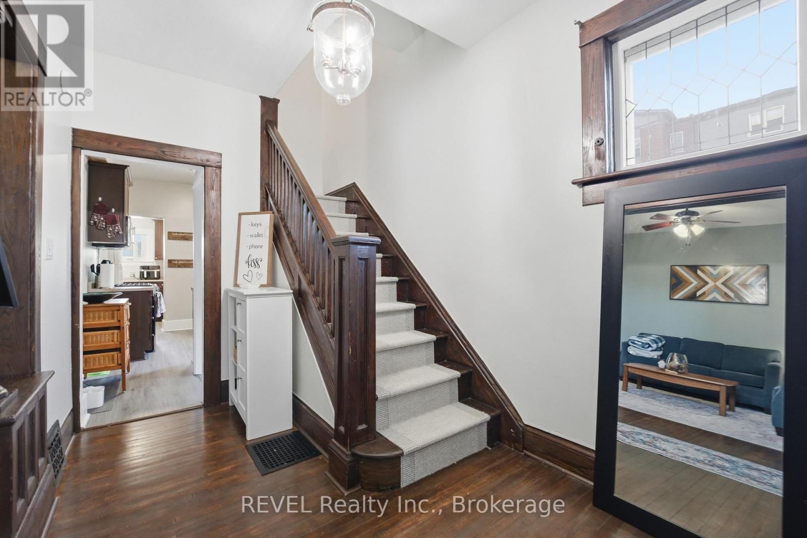 348 HELLEMS AVENUE Image 6