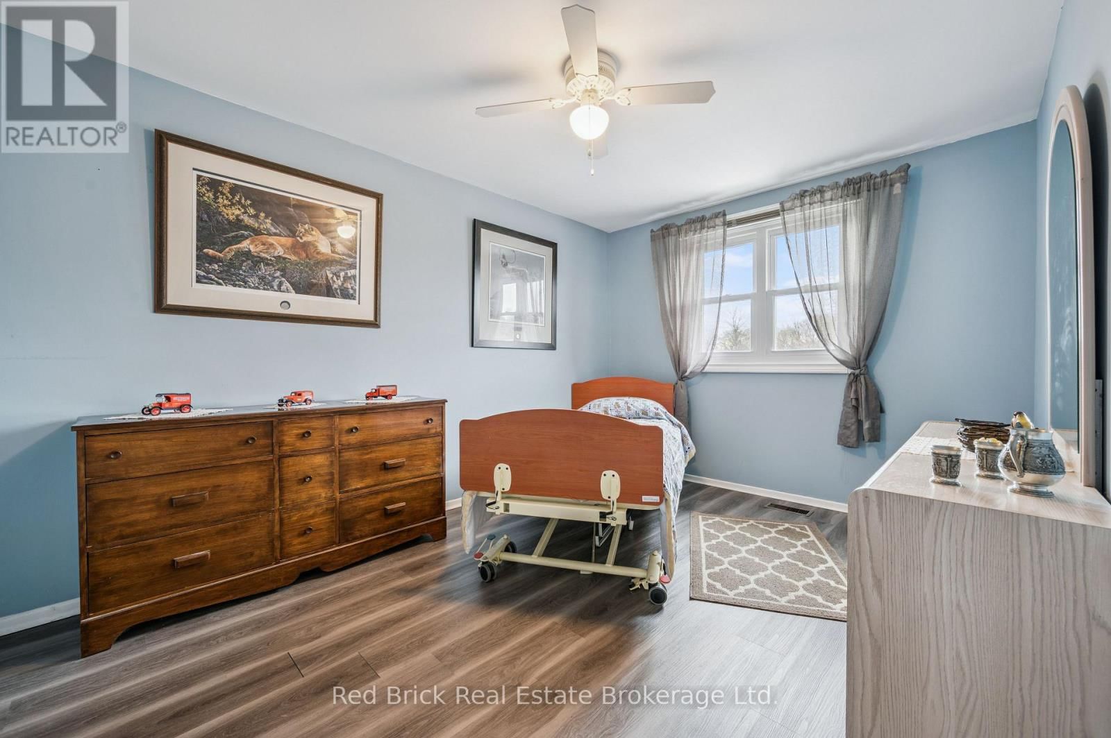 53 SHADELAND CRESCENT Image 12