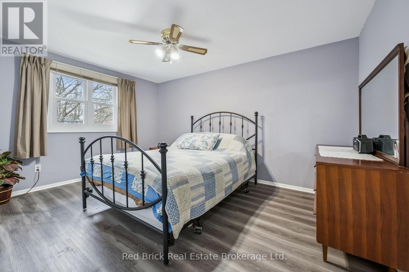 53 SHADELAND CRESCENT Image 14