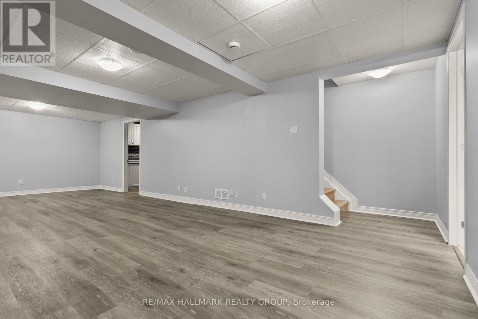 38 NORTH HARROW DRIVE Image 27