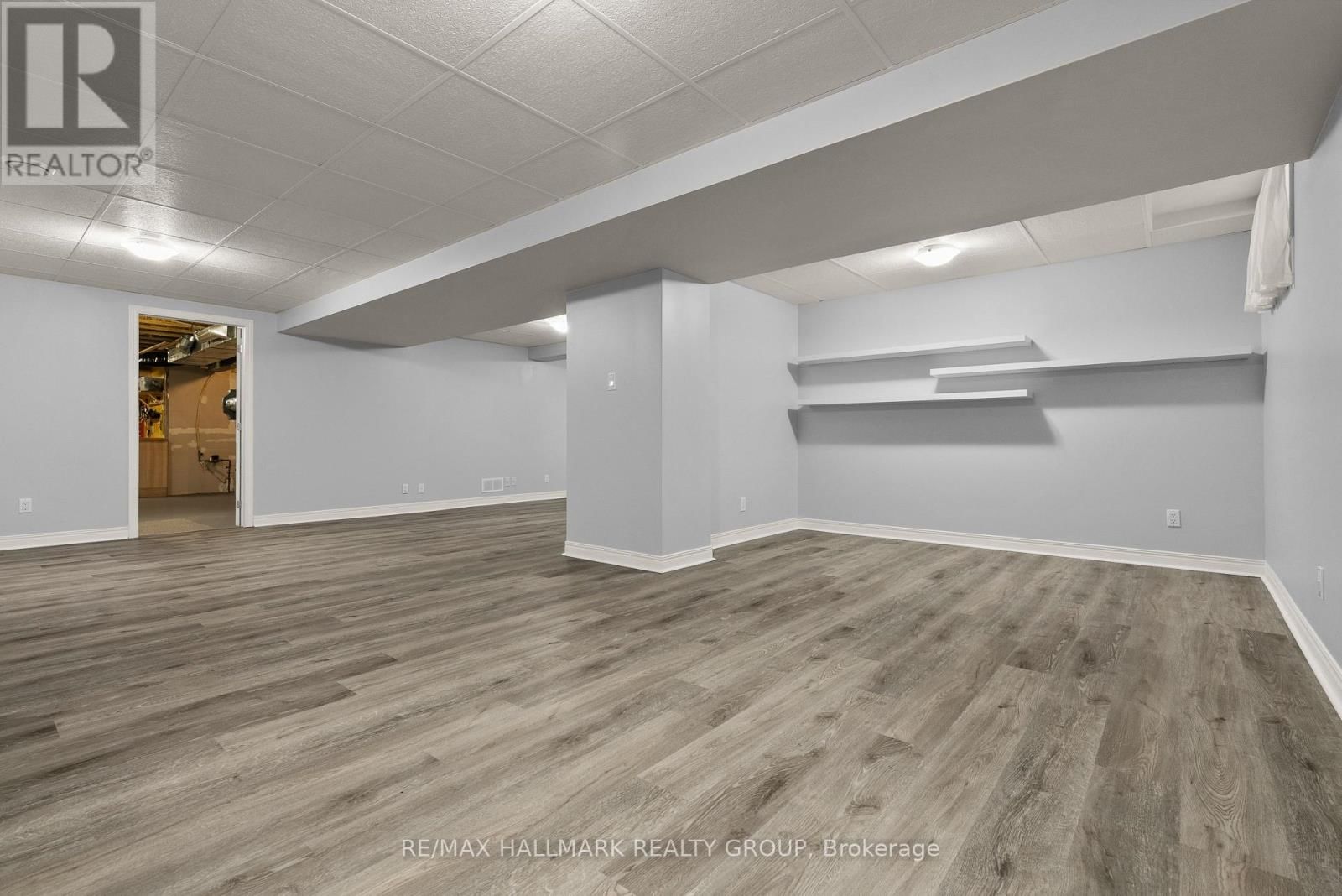 38 NORTH HARROW DRIVE Image 35