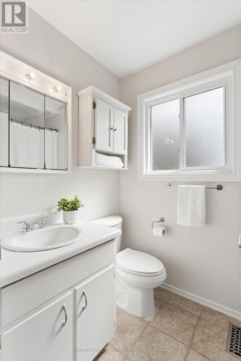 168 GREEN VALLEY DRIVE Image 22