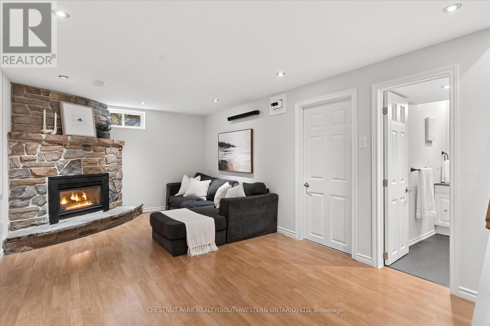 168 GREEN VALLEY DRIVE Image 24