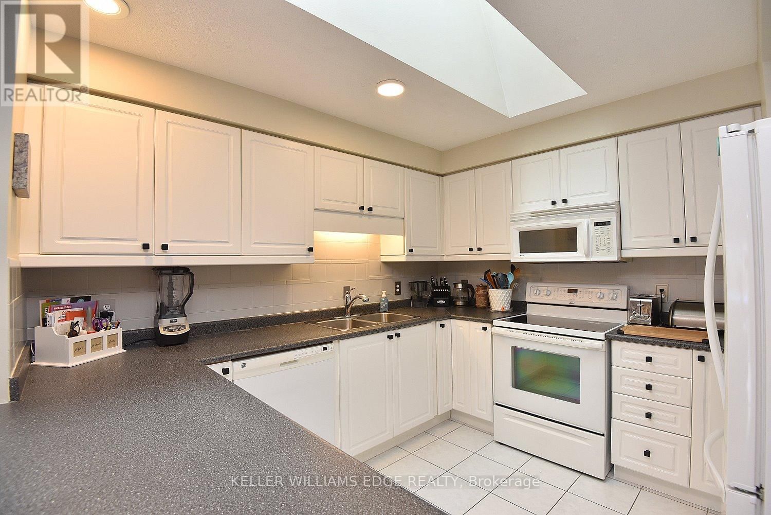 8 - 20 MEADOWLANDS BOULEVARD Image 14