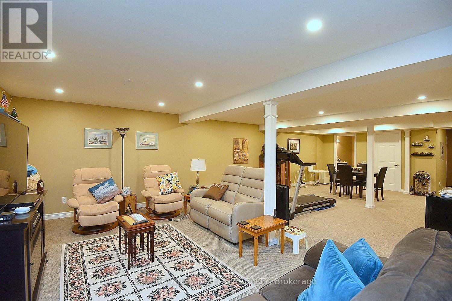 8 - 20 MEADOWLANDS BOULEVARD Image 29